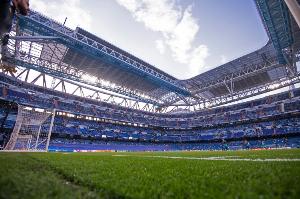 开云-西媒：巴尔德贝巴斯基地和伯纳乌的草坪状况引发皇马球员担忧