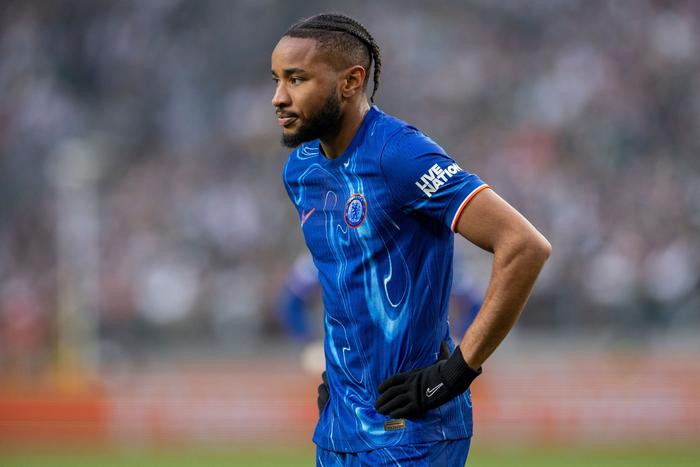 镜报：曼联被告知恩昆库转会费3500万镑，切尔西准备接受巨额亏损