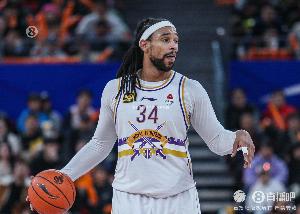 江南的城：萨林杰新赛季仍想在CBA打球 有北区球队对他有意