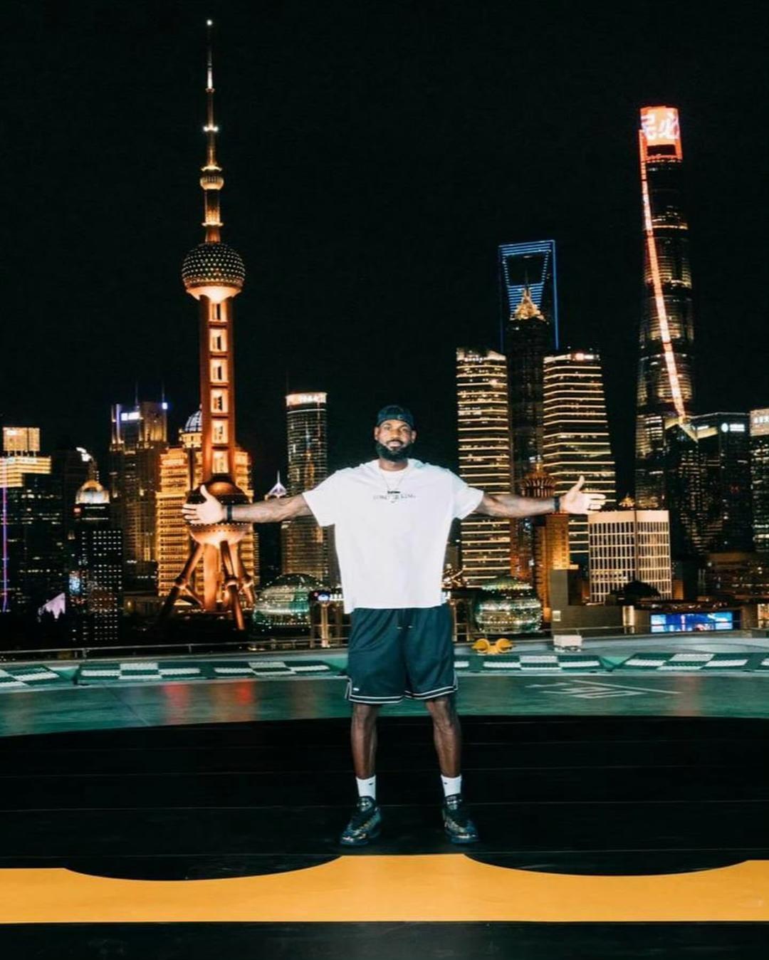 kaiyun-詹姆斯抵沪开启第15次中国行，NBA球星来华数量更多更接地气